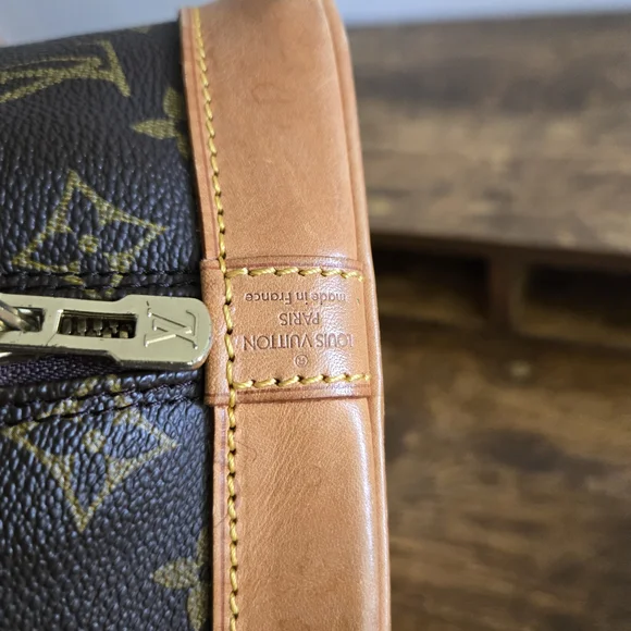 Louis Vuitton Monogram Canvas Handbag - Picture 11 of 12